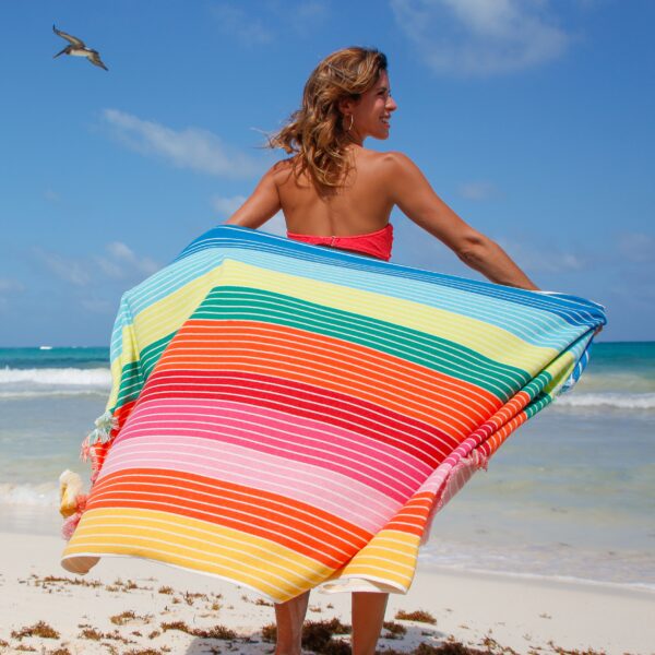 Toalha ocean kai com riscas coloridas